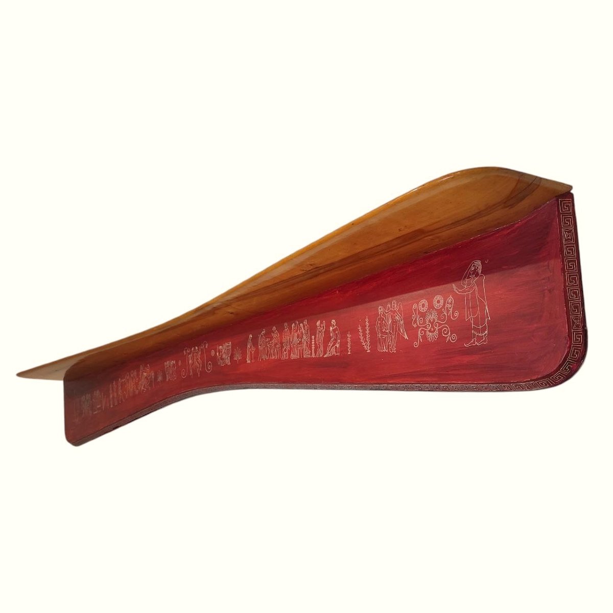 Grande étagère en noyer et laque rouge ornée de figurines classiques, Italie, années 1950