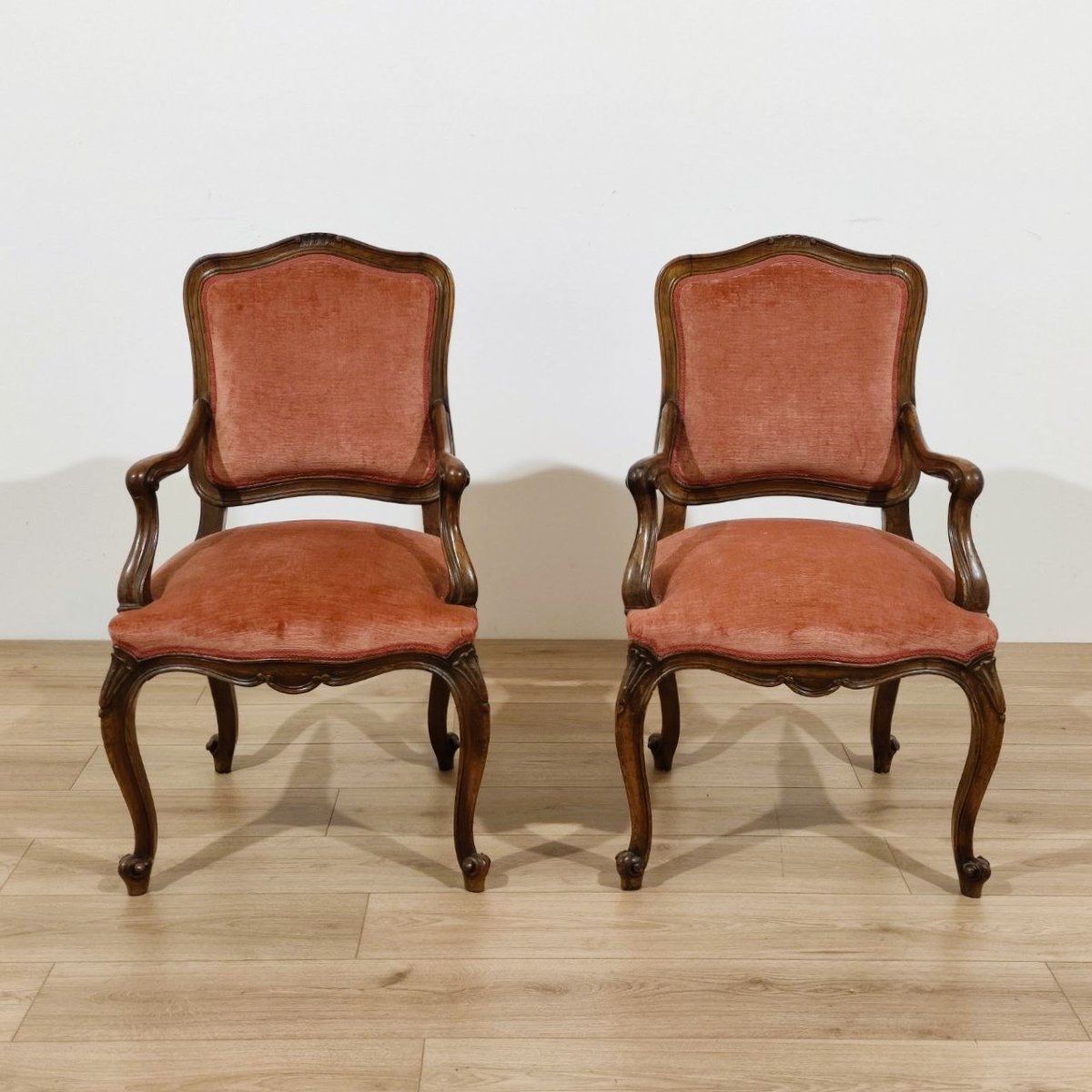 Paire de fauteuils en noyer de style Louis XV, XIXe siècle-photo-2