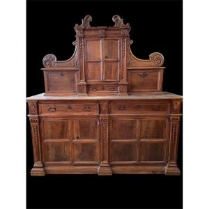 Grand meuble de sacristie en noyer