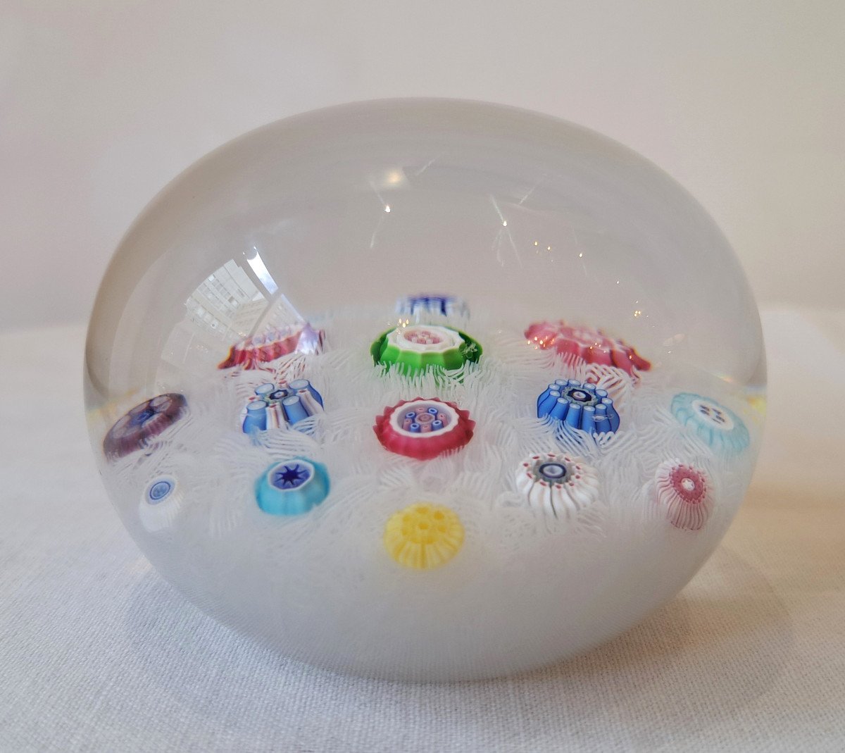 Baccarat - Ball Paperweight Millefiori With White Chiffon Background 1984-photo-4