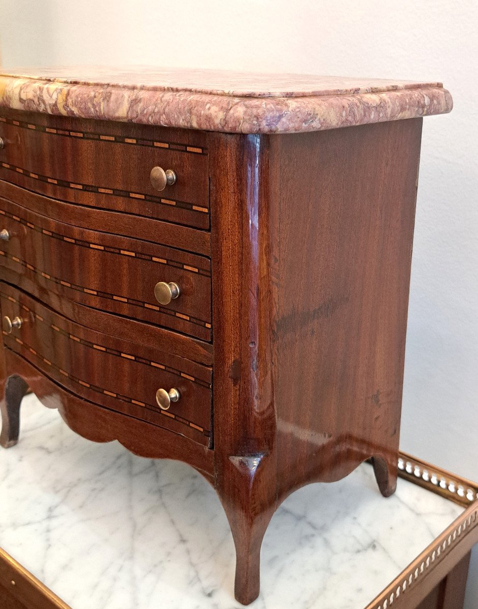 Commode Miniature Travail De Maîtrise En Placage d'Acajou Et Marqueterie-photo-1
