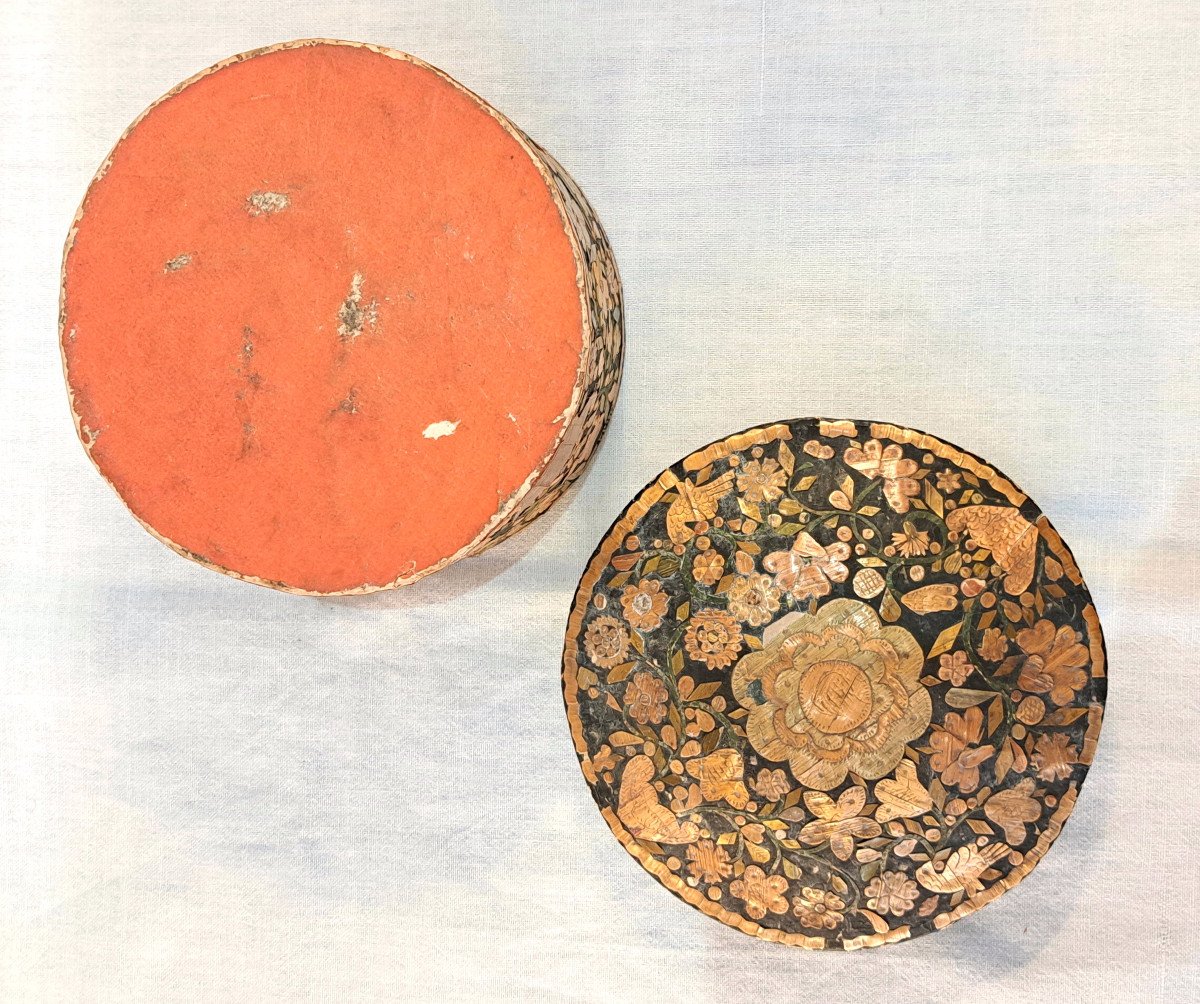 Boîte Ronde En Marqueterie De Paille XVIIIème à Décor De Fleurs-photo-4