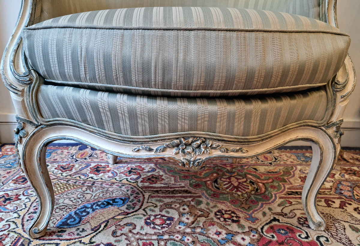Paire De Fauteuils  Bergères En Bois peint Et Rechampi De Style Louis XV-photo-2