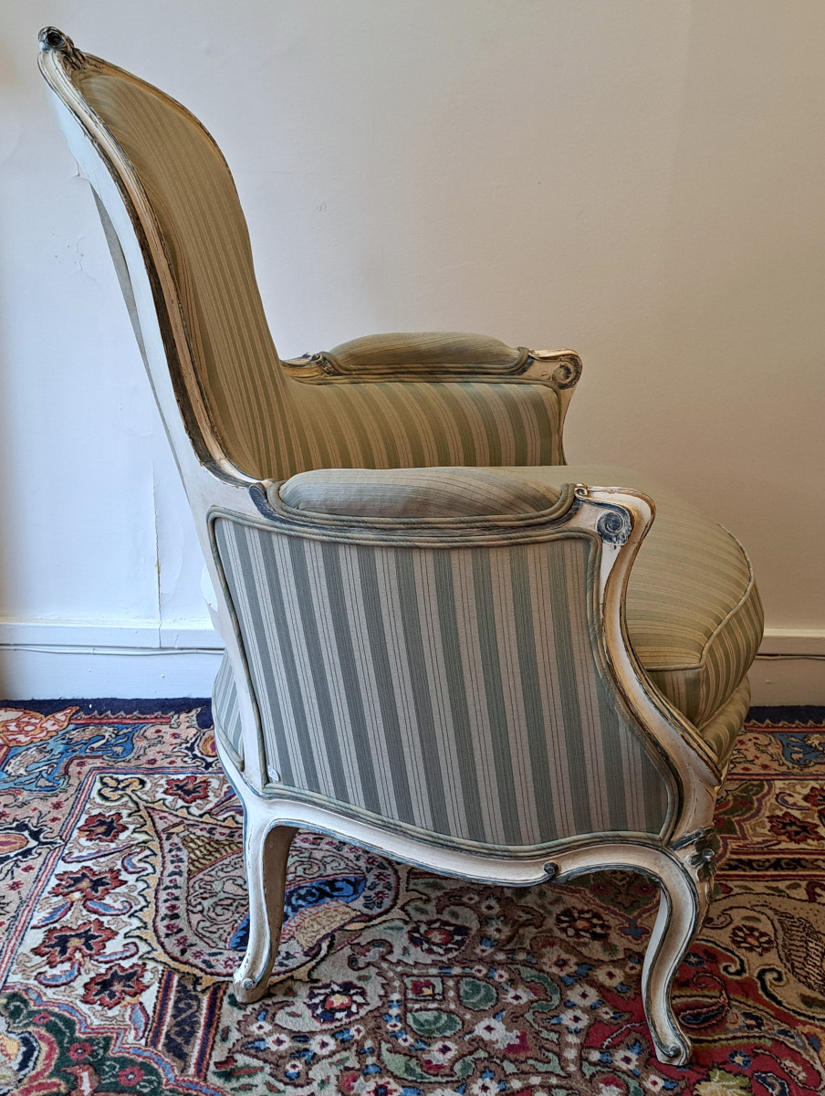 Paire De Fauteuils  Bergères En Bois peint Et Rechampi De Style Louis XV-photo-4