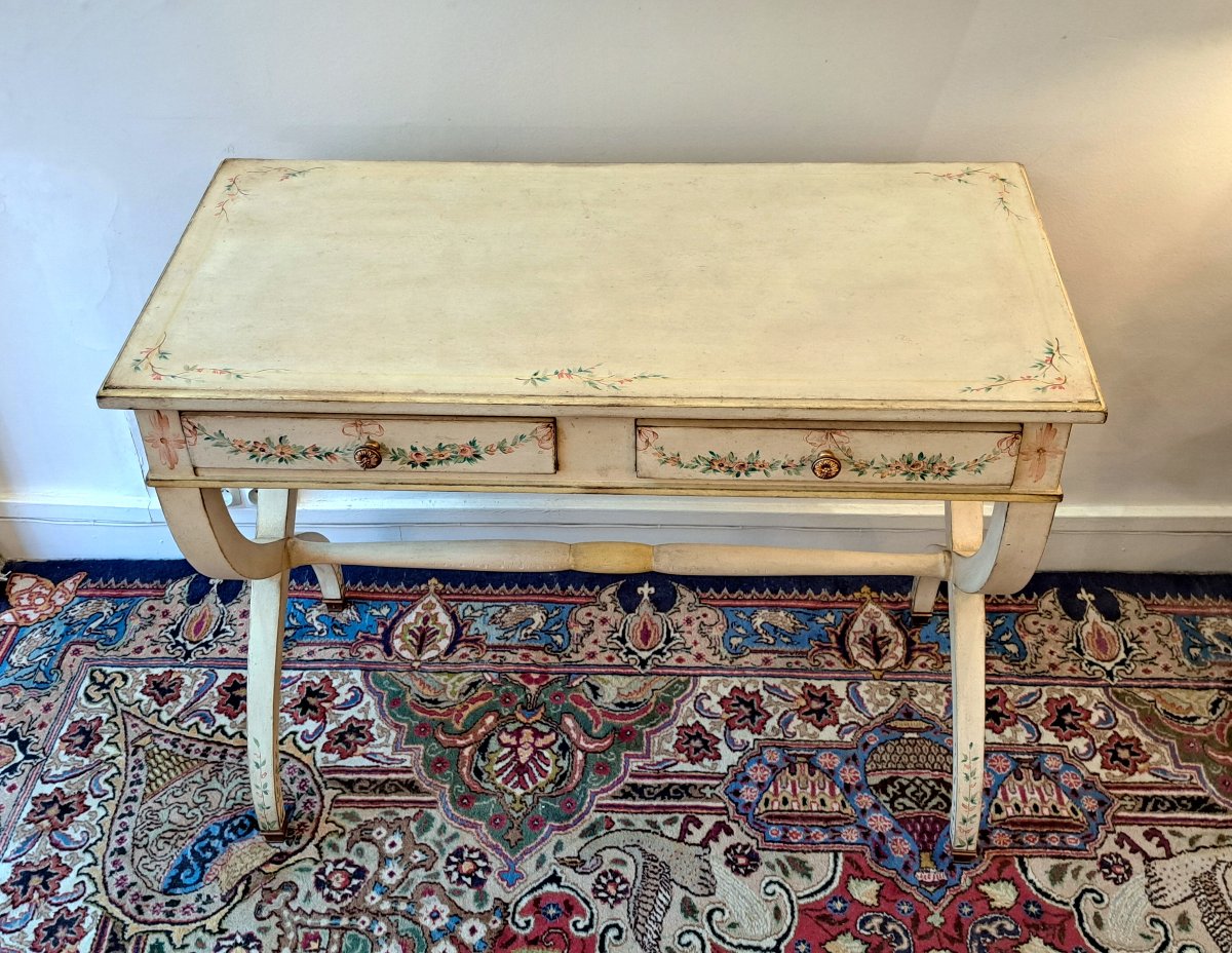 Bureau en bois peint à décor de guirlandes de fleurs-photo-3