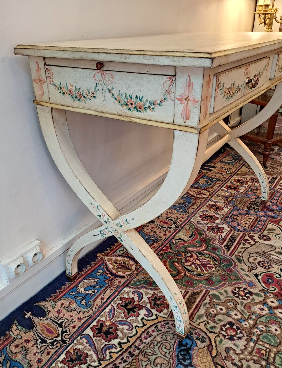 Bureau en bois peint à décor de guirlandes de fleurs-photo-4