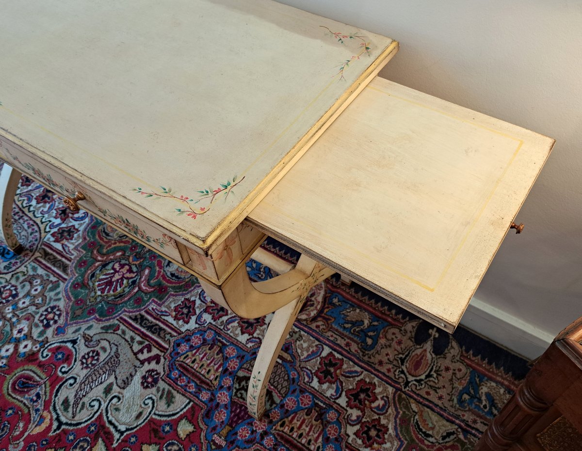Bureau en bois peint à décor de guirlandes de fleurs-photo-6