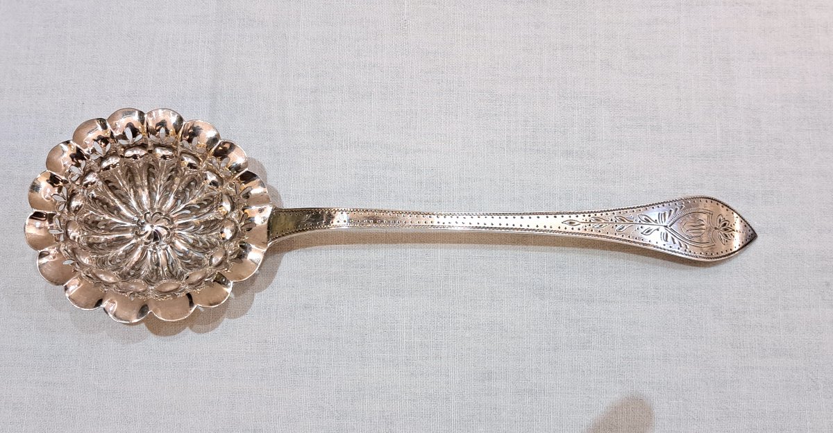 Cuillère à saupoudrer saupoudreuse en argent massif poinçon Vieillard-photo-3