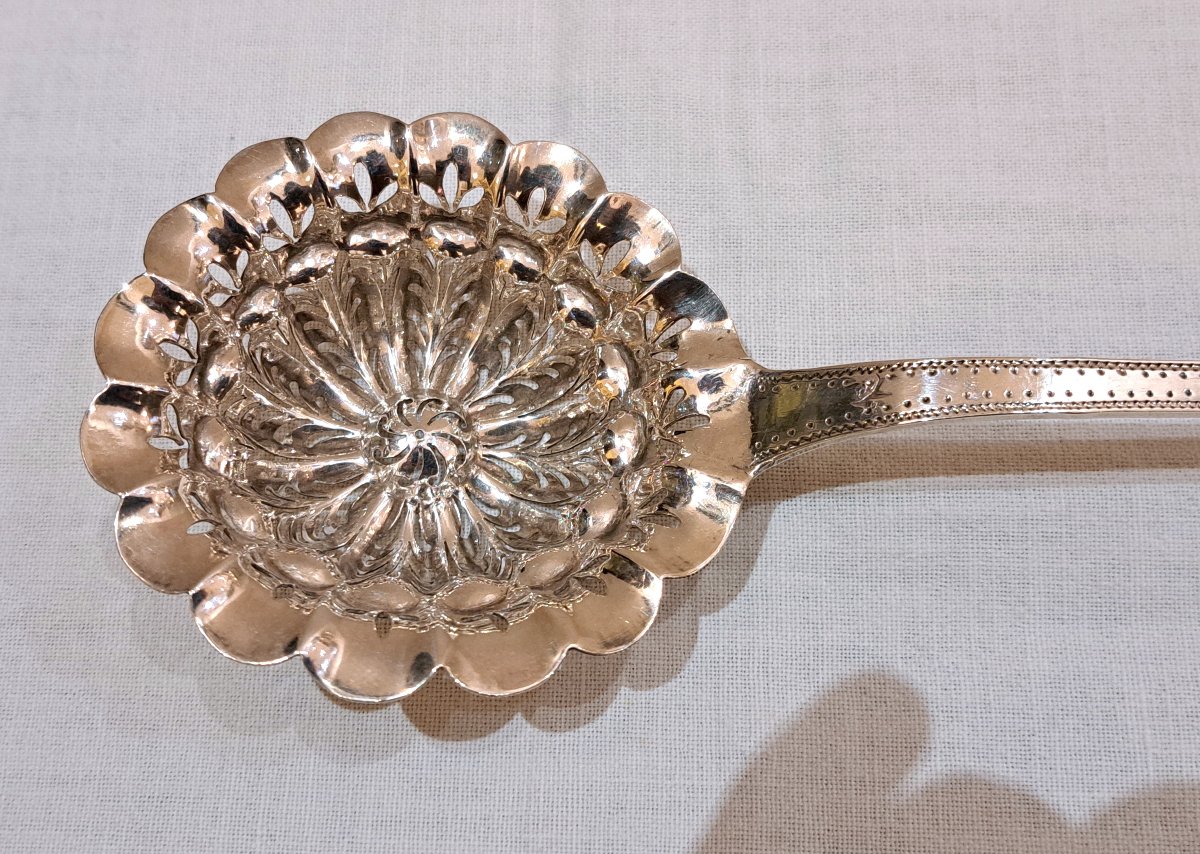 Cuillère à saupoudrer saupoudreuse en argent massif poinçon Vieillard-photo-4