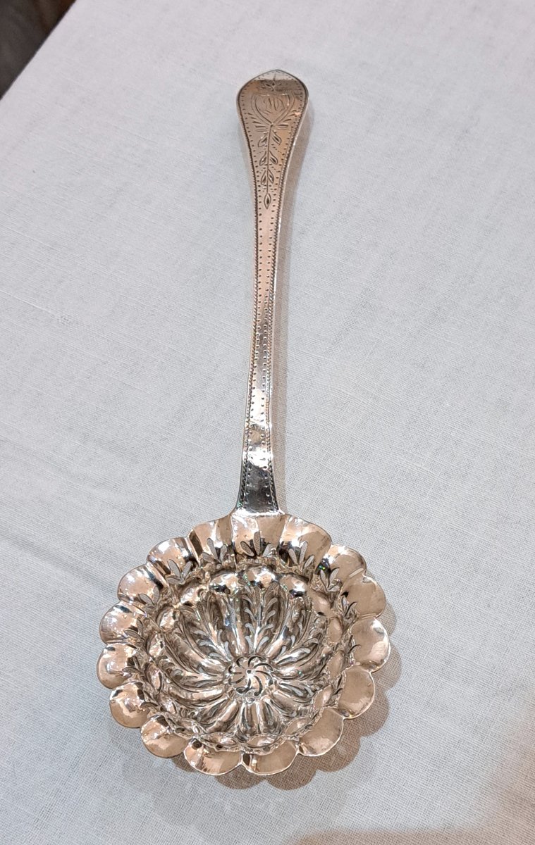 Cuillère à saupoudrer saupoudreuse en argent massif poinçon Vieillard-photo-4