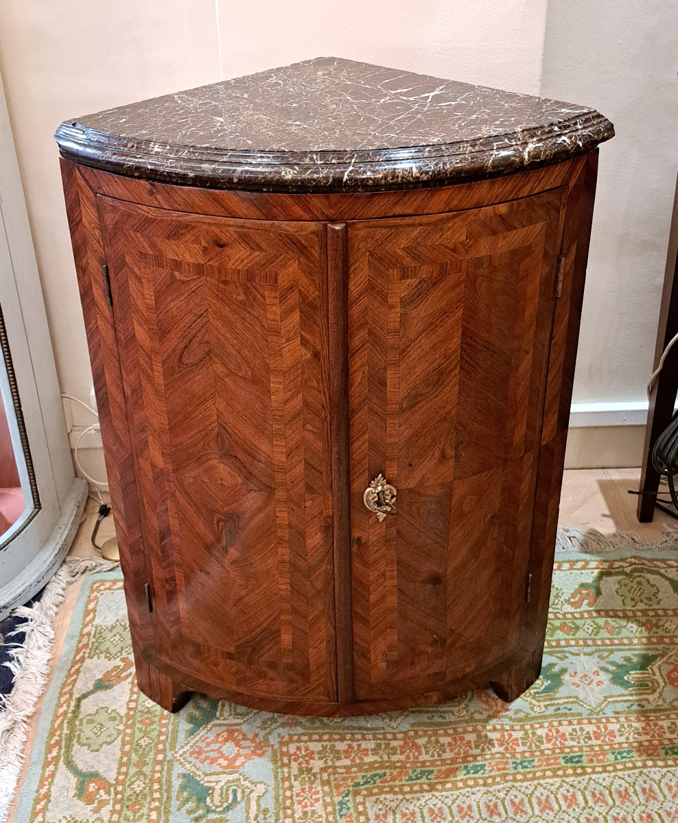 18th-century Marquetry Corner Cabinet