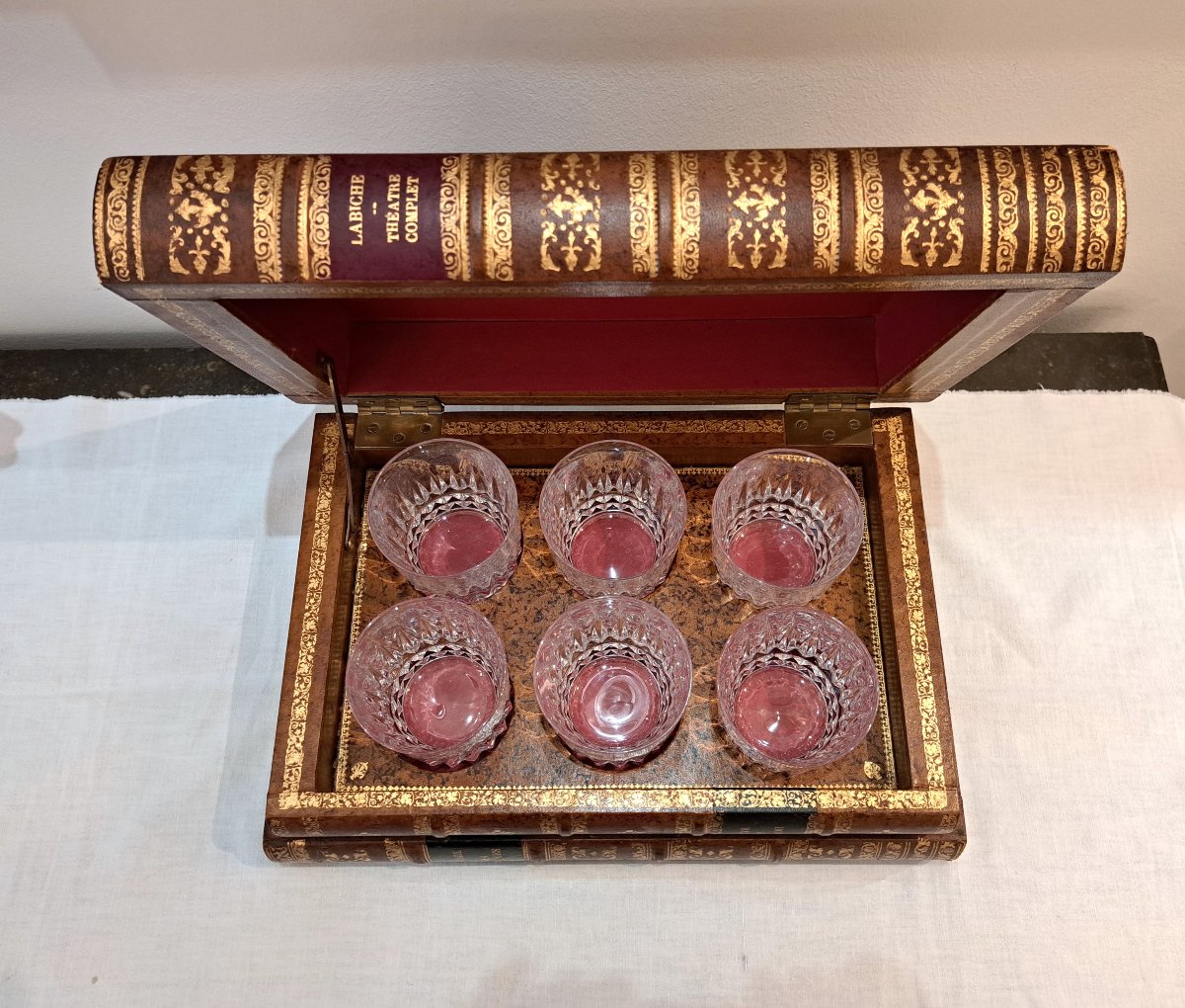 Liquor Cabinet Whiskey Glasses Trompe l'Oeil Stack Of Fake Books-photo-3