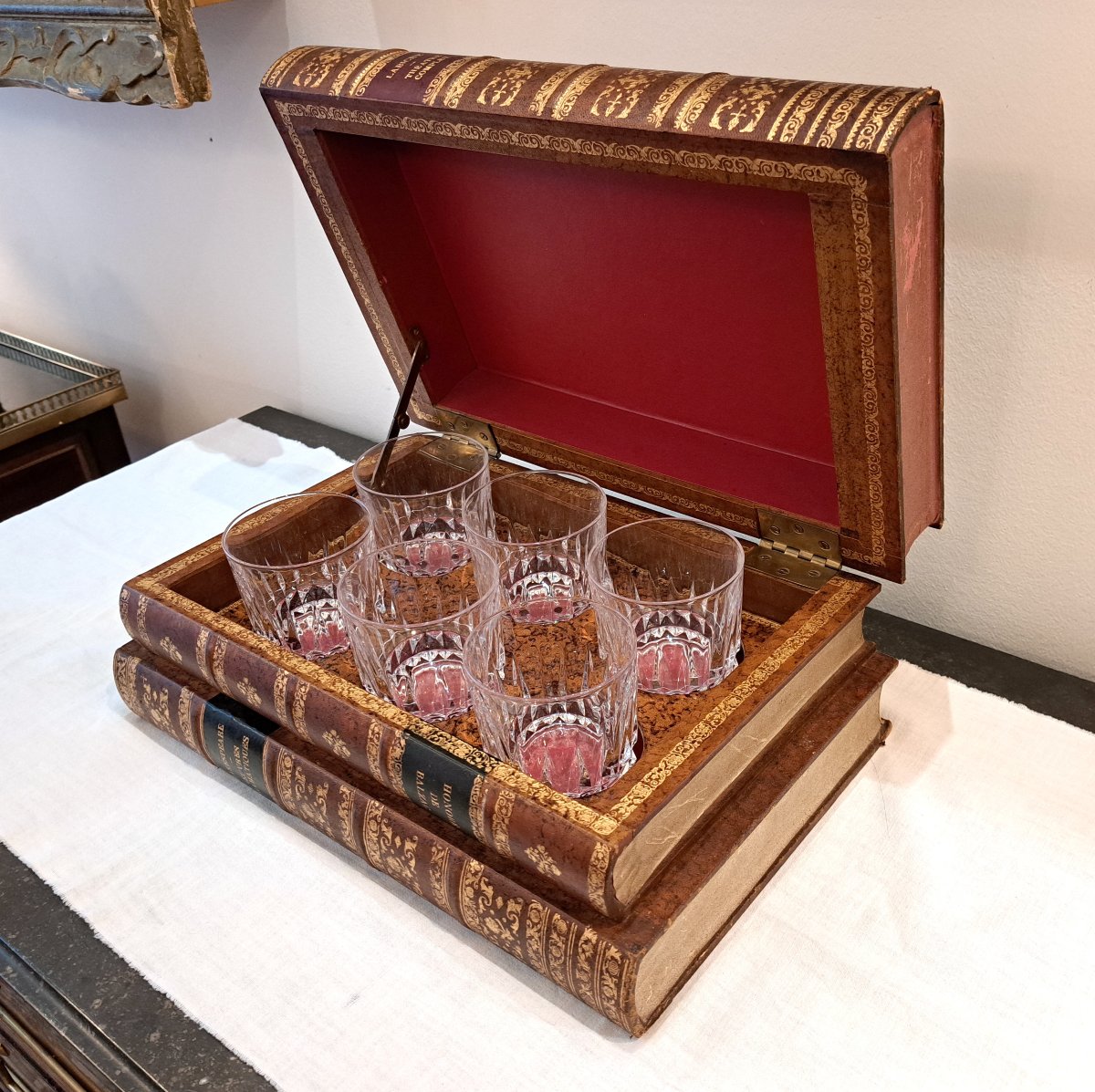 Liquor Cabinet Whiskey Glasses Trompe l'Oeil Stack Of Fake Books-photo-4