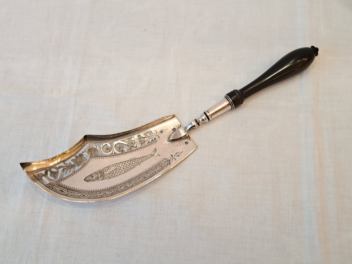 Pelle à poisson en argent massif