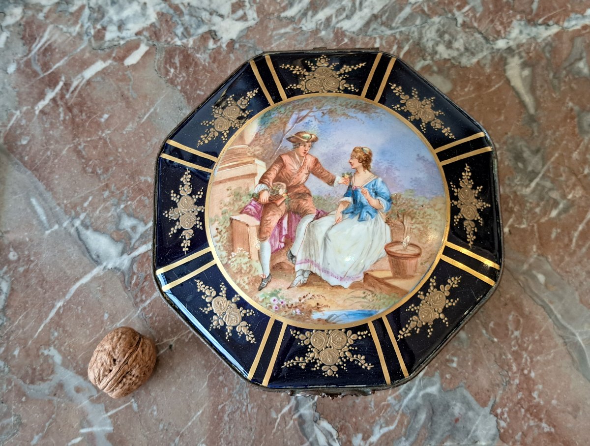 Bonbonnière Porcelain Box In The Sèvres Style-photo-4