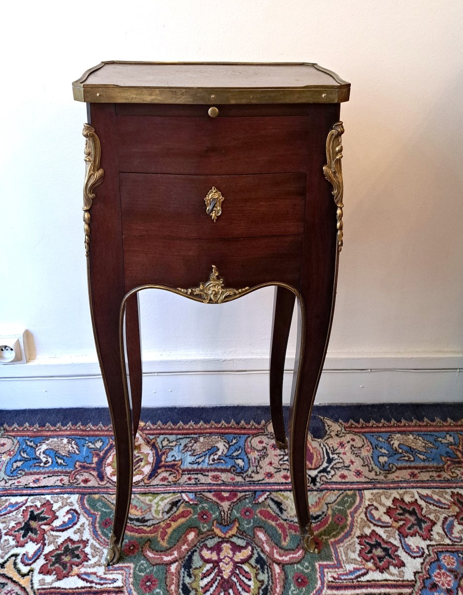 Chiffonnière Table Based On A Design By Cabinetmaker Bvrb