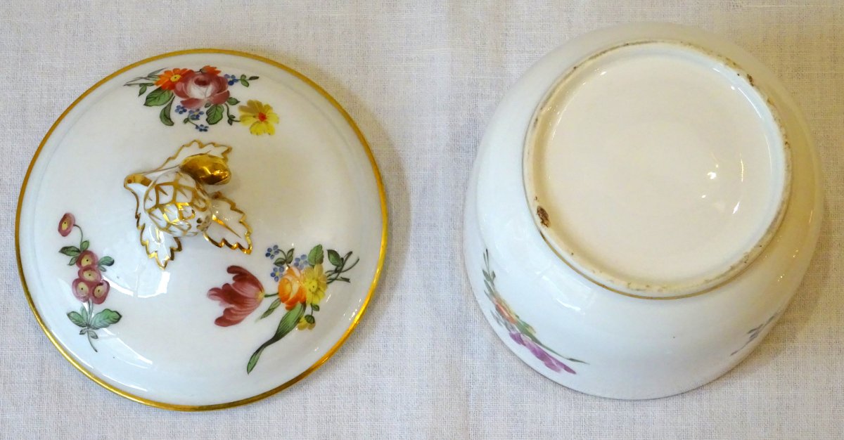18th Century Porcelain sugar-bowl And Cover-photo-1