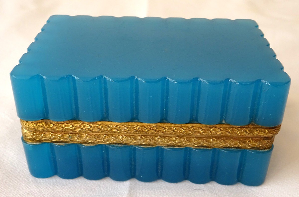 19th Century Gilt-metal Mounted Blue Opaline Jewelry Box -photo-3