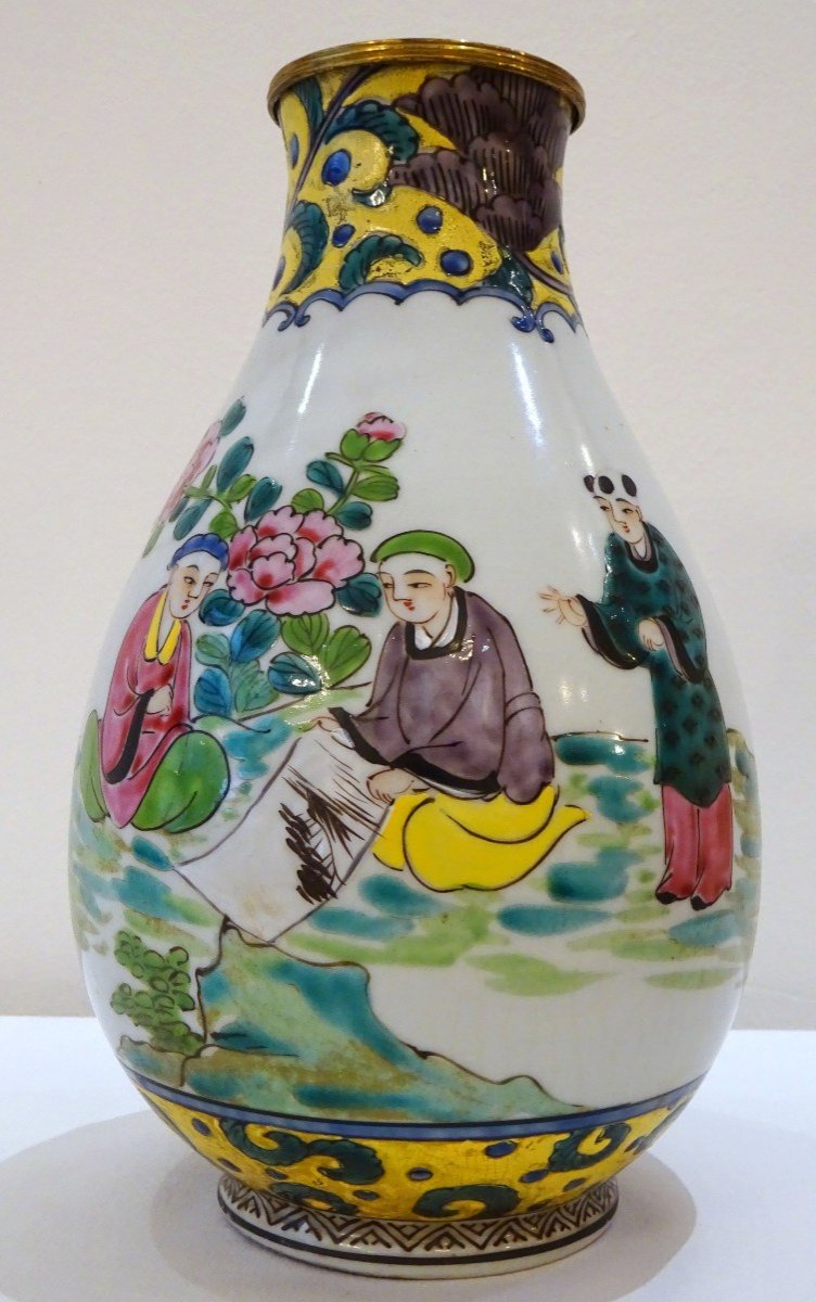 19th Century Japanese Porcelain Vase-photo-3