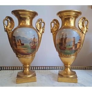 Paire De Vases En Porcelaine De Paris XIXème