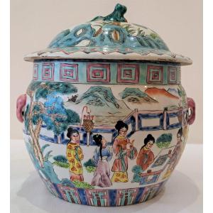 Covered Ginger Jar In Canton Porcelain