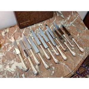Série de 12 couteaux de table en métal argenté modèle perles Boulenger