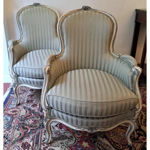 Paire de Bergères en bois peint de style Louis XV
