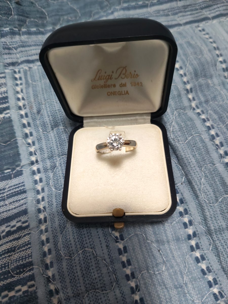 1-carat White Gold Diamond Ring