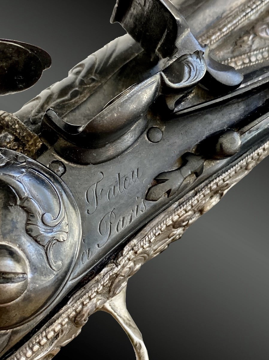Pistolet à L’oriental Par Fatou A Paris