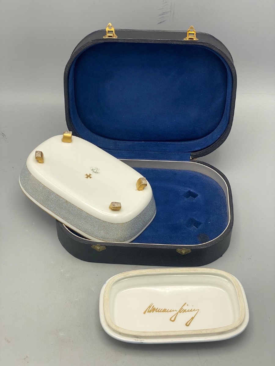 Boîte à cigares en porcelaine de Sèvres pour Hermann Göring-photo-8