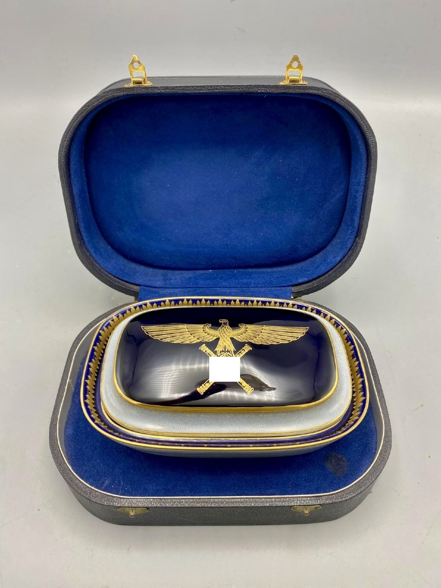 Boîte à cigares en porcelaine de Sèvres pour Hermann Göring