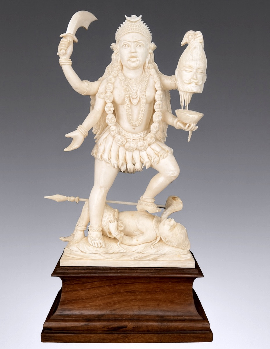 Statuette de la déesse Kâlî en ivoire sculpté