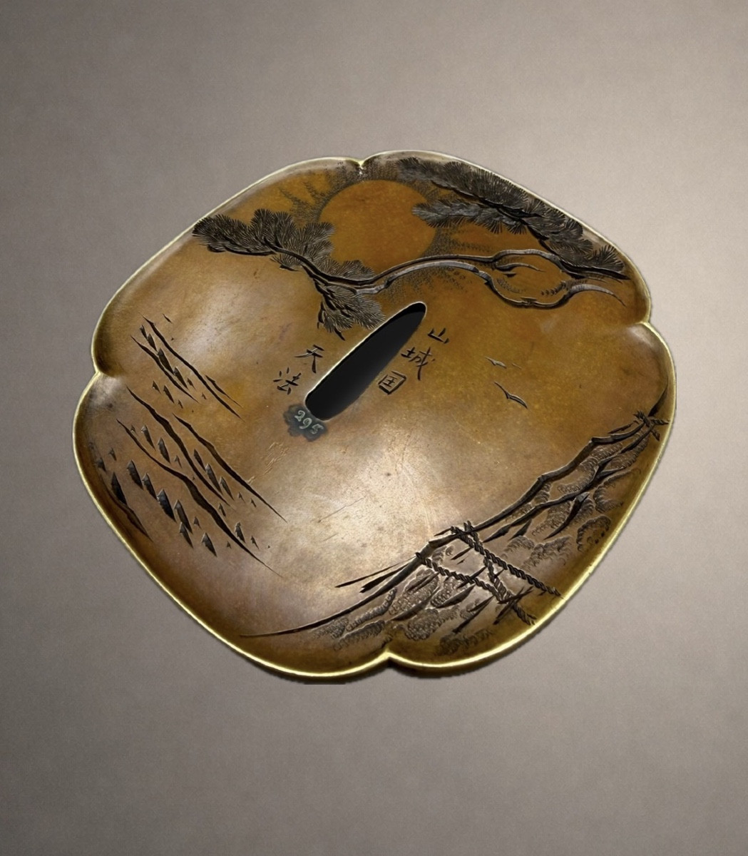 TSUBA NARRATIVE SCULPTURALE — KYŌTO (YAMASHIRO-NO-KUNI) — SIGNÉE TENPŌ — ÉPOQUE EDO-photo-2