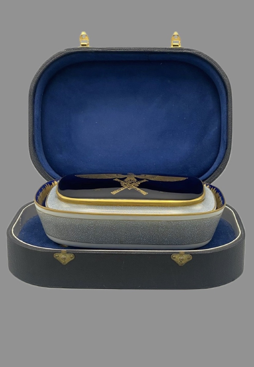 Boîte à cigares en porcelaine de Sèvres – Commande Göring, 1943