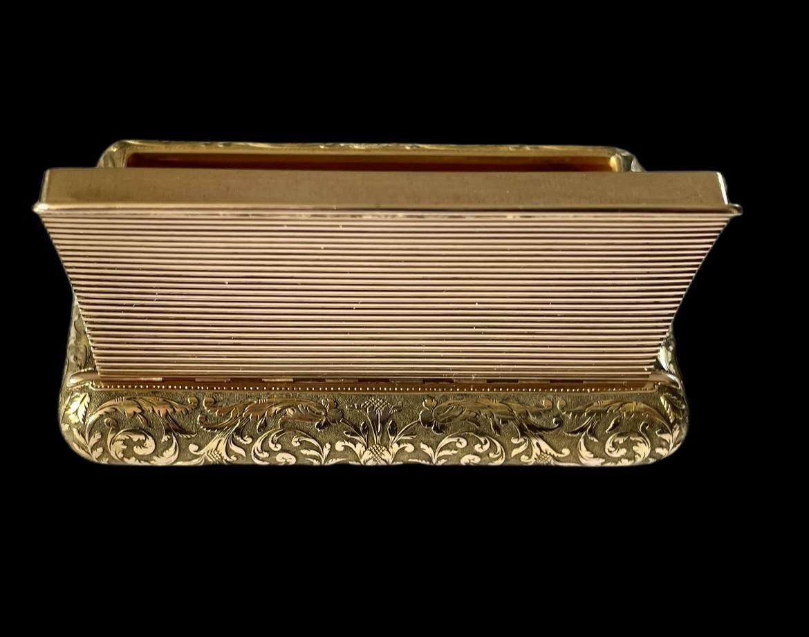 BOITE EN OR 18 CARATS – PARIS, RESTAURATION (1819–1838) – 97 G -photo-1