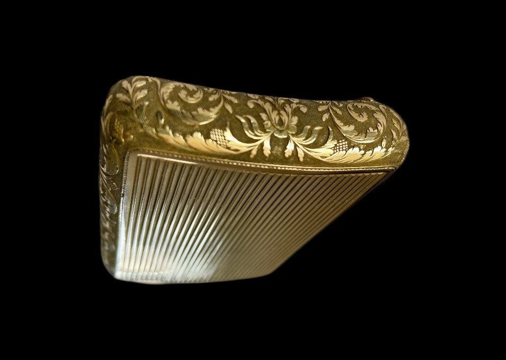BOITE EN OR 18 CARATS – PARIS, RESTAURATION (1819–1838) – 97 G -photo-2