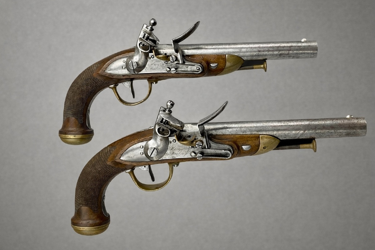 PAIRE DE PISTOLETS D'OFFICIER, MODÈLE 1816, RESTAURATION.