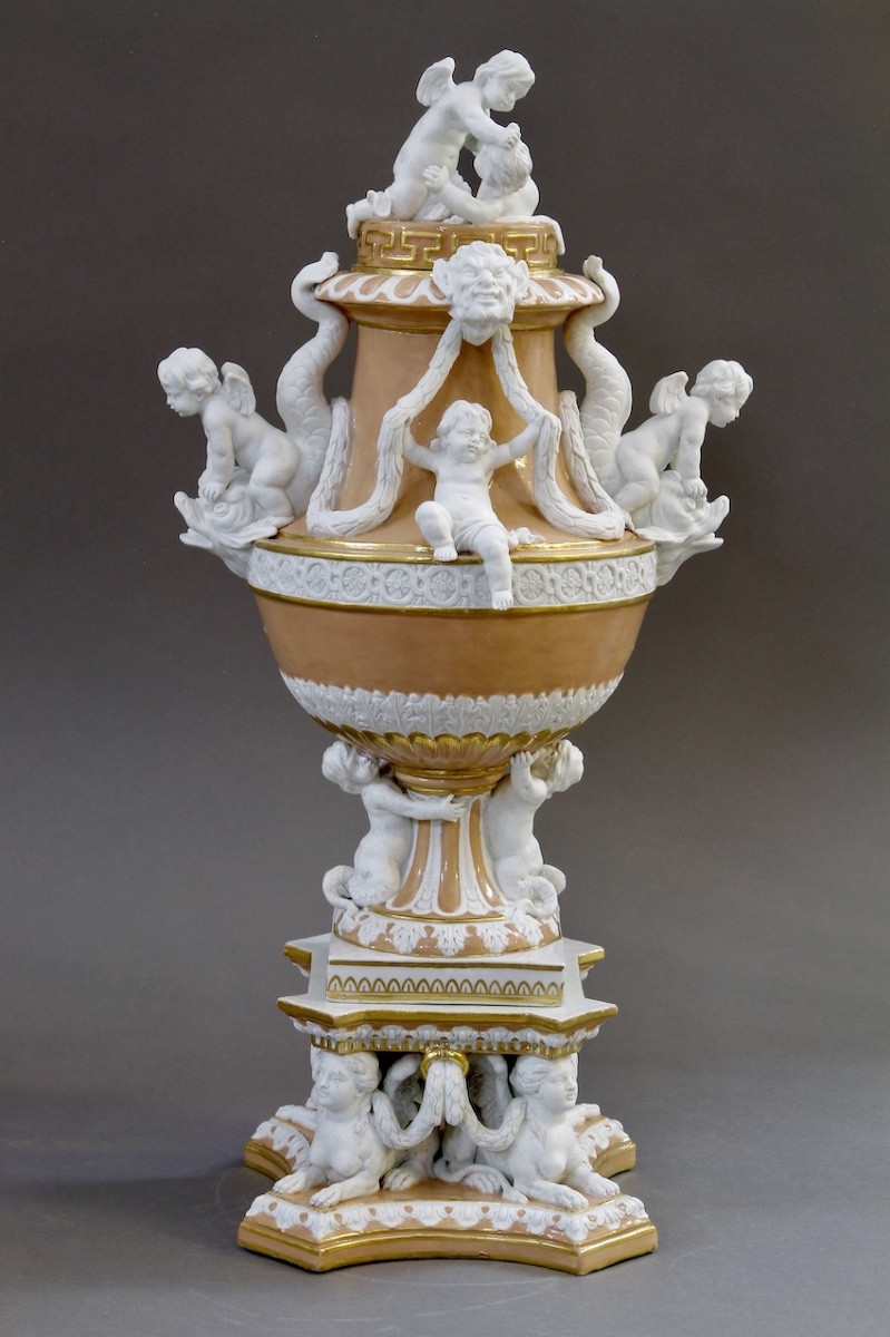Vase néo-classique en porcelaine tendre de Derby Angleterre, vers 1775–1790
