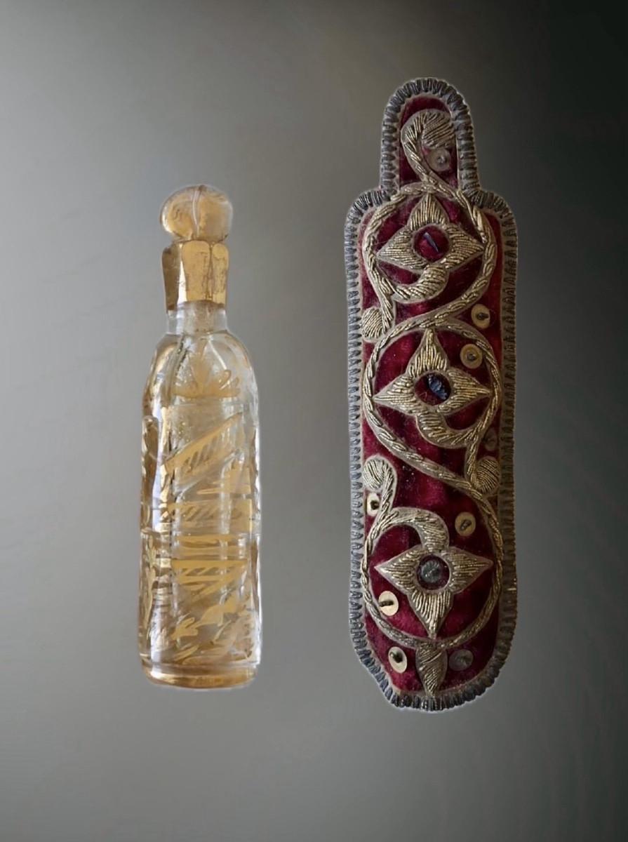 ENSEMBLE COMPLET LOUIS XVI – FLACON À PARFUM AVEC ÉTUI D’ORIGINE