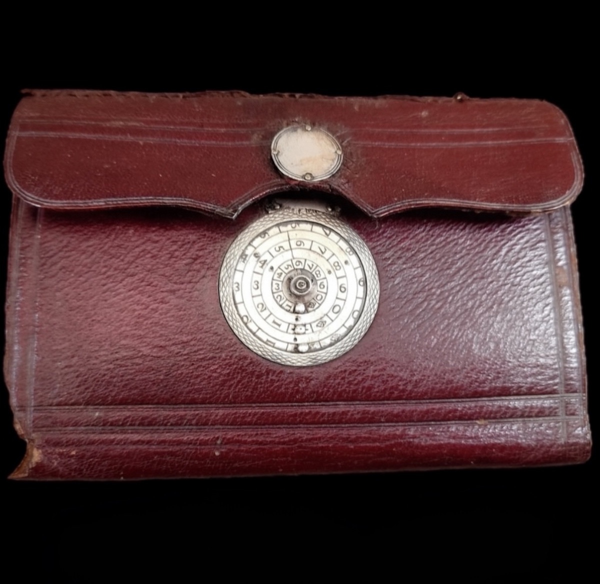 PORTEFEUILLE À SERRURE À COMBINAISON   INVENTION DE L’ABBÉ BOISSIER – PARIS, VERS 1785  -photo-1