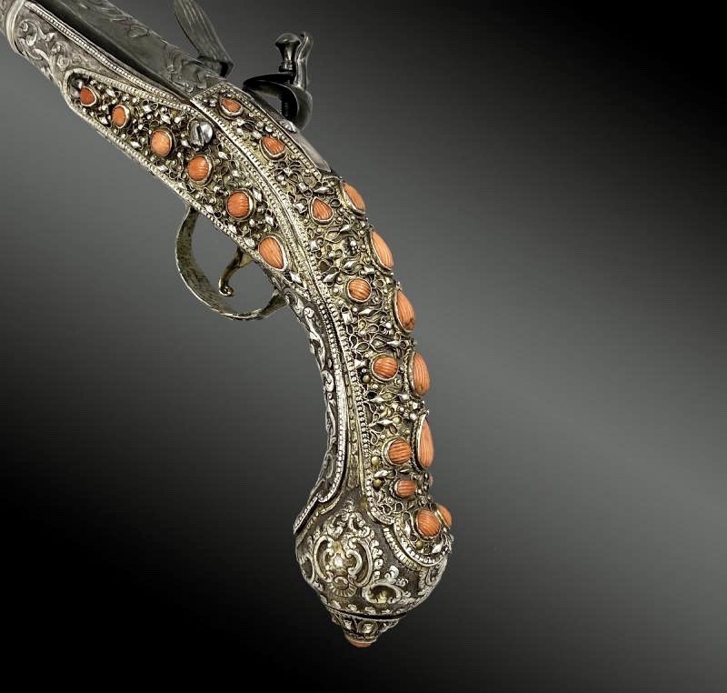 Pistol à l'Oriental By Fatou In Paris-photo-3