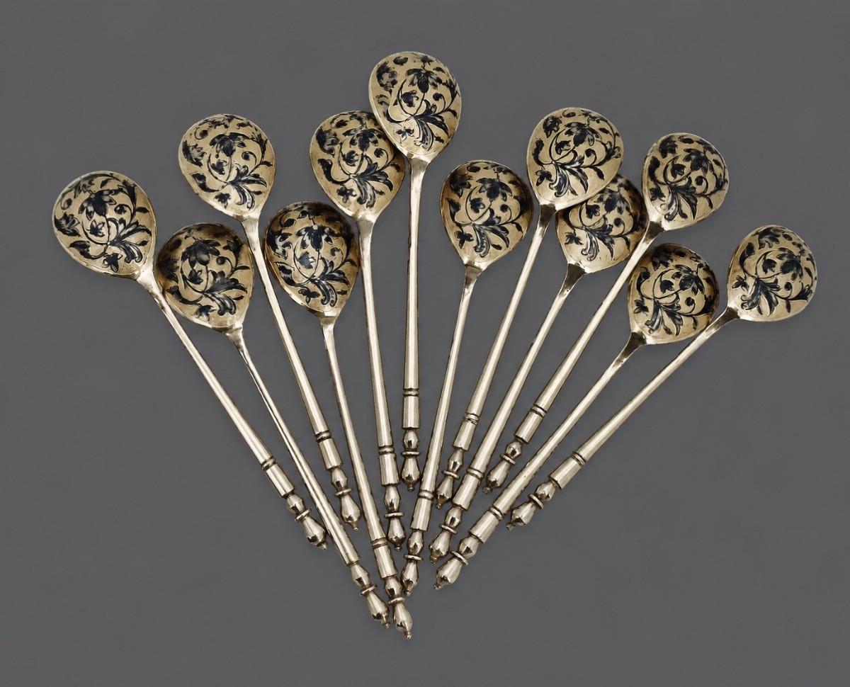 Douze cuillères en argent vermeillé et niellé, Moscou 1850-photo-2