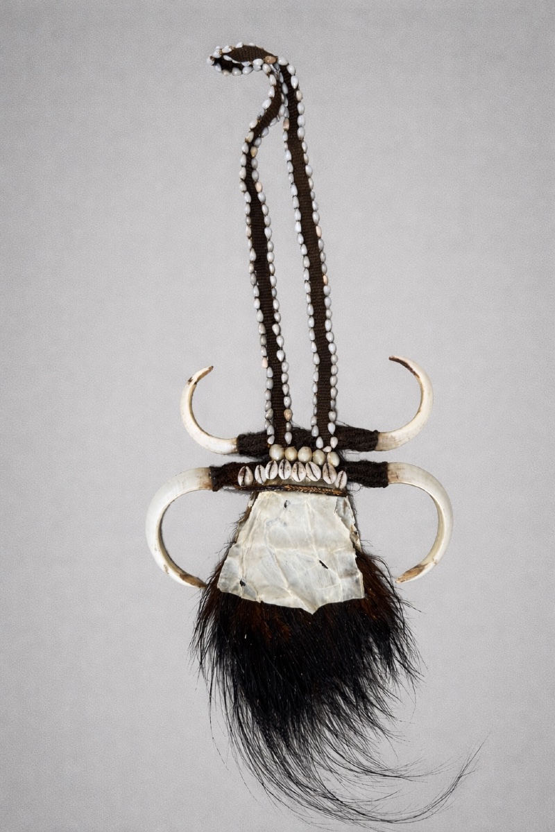 PARURE DE POITRINE CÉRÉMONIELLE