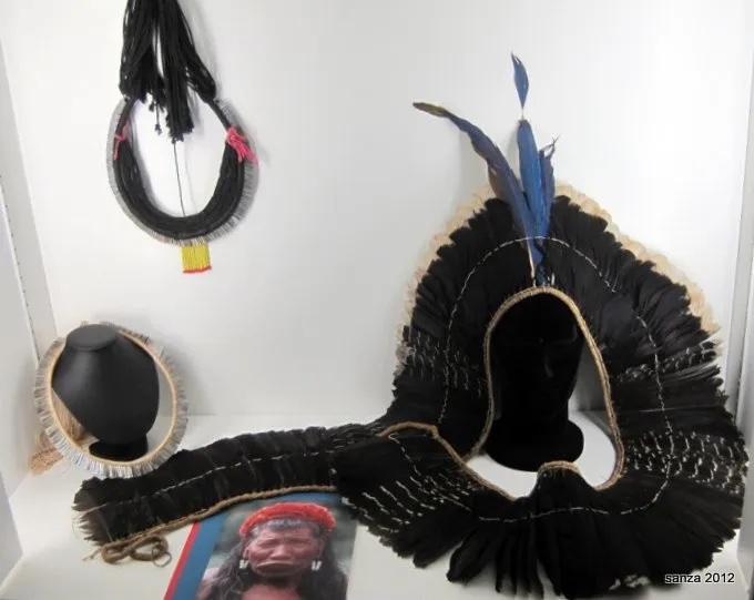 Kayapó Ceremonial Headdress And Original Photograph From The Film Raoni-photo-2