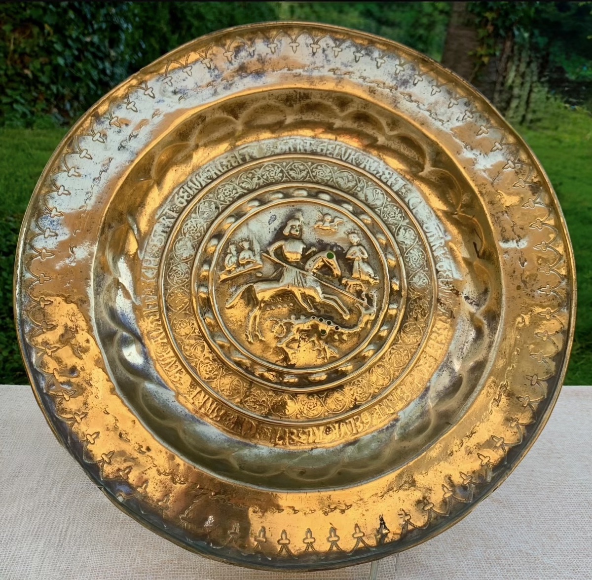 PLAT D’OFFRANDE À SAINT GEORGES