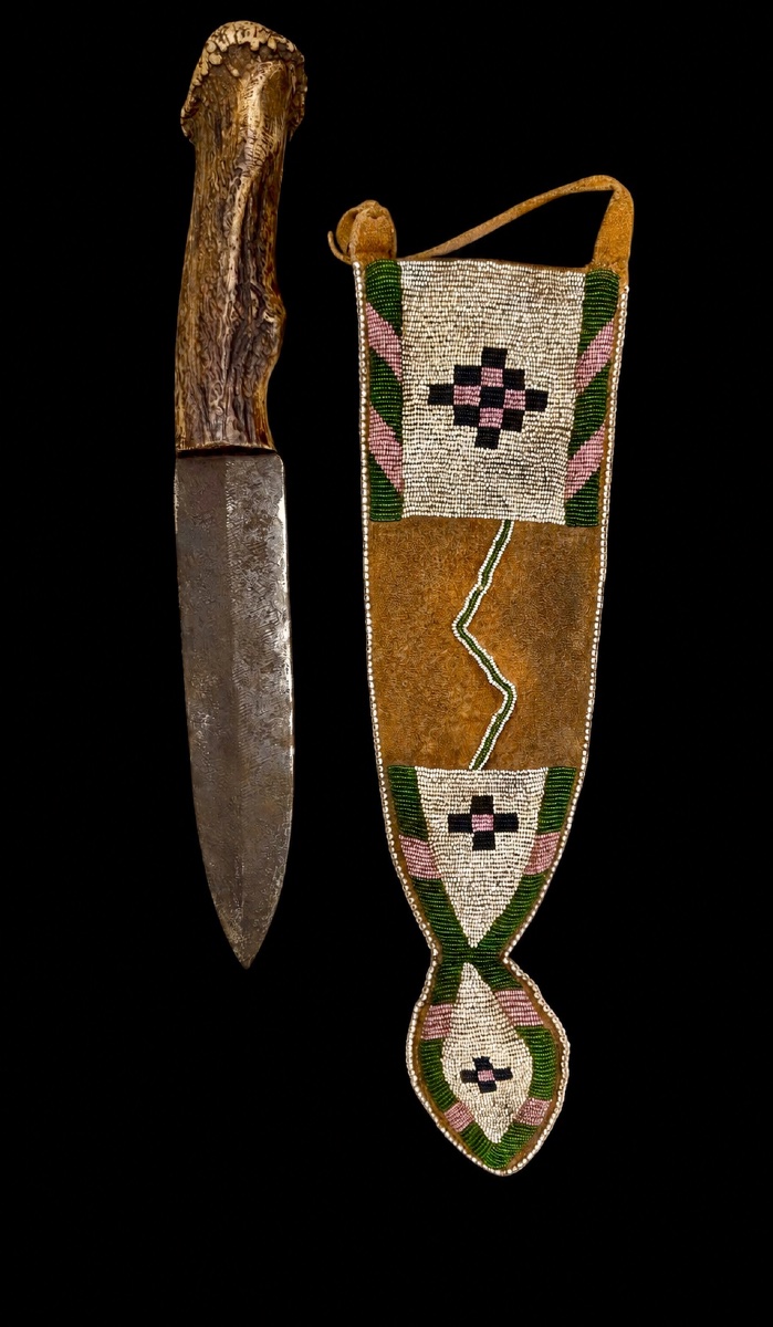 Collection Of Weapons And Prestige Objects From North American First Nations – 19th Century-photo-2