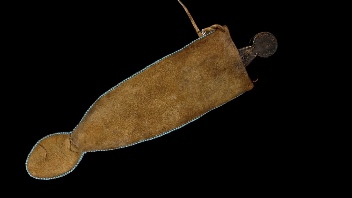 Blackfoot Wood And Metal Dag Knife Together With A Beaded Hide Sheath-photo-6