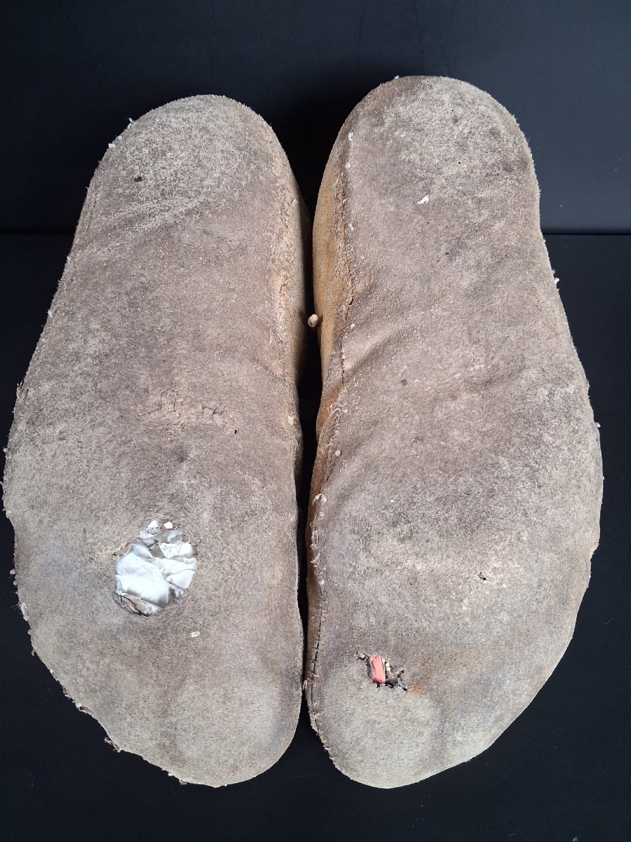 Rare Pair Of Loafers Decorated With Porcupine Quills-photo-3