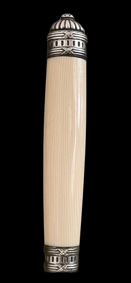Christofle, 24 Knives, Circa 1930. 
