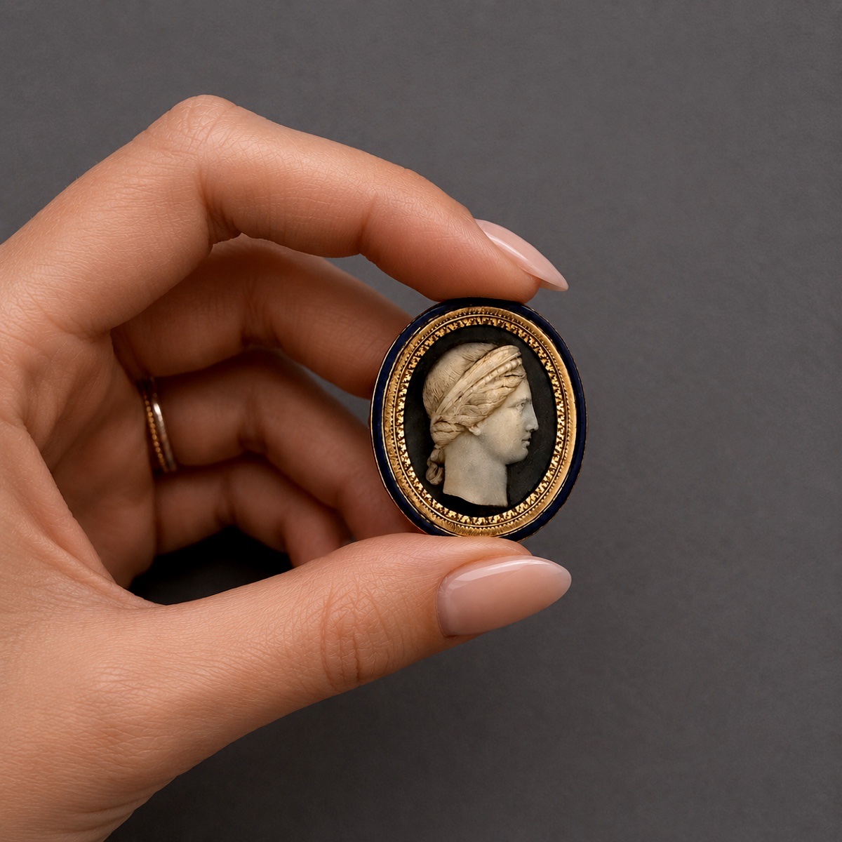 Neoclassical Agate Cameo With Two Layers, Set In Gold And Enamel, Empire Period-photo-1
